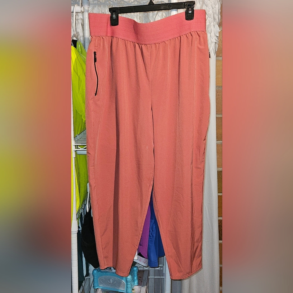 Torrid Coral Ankle Pants Athleisure XXL / 18